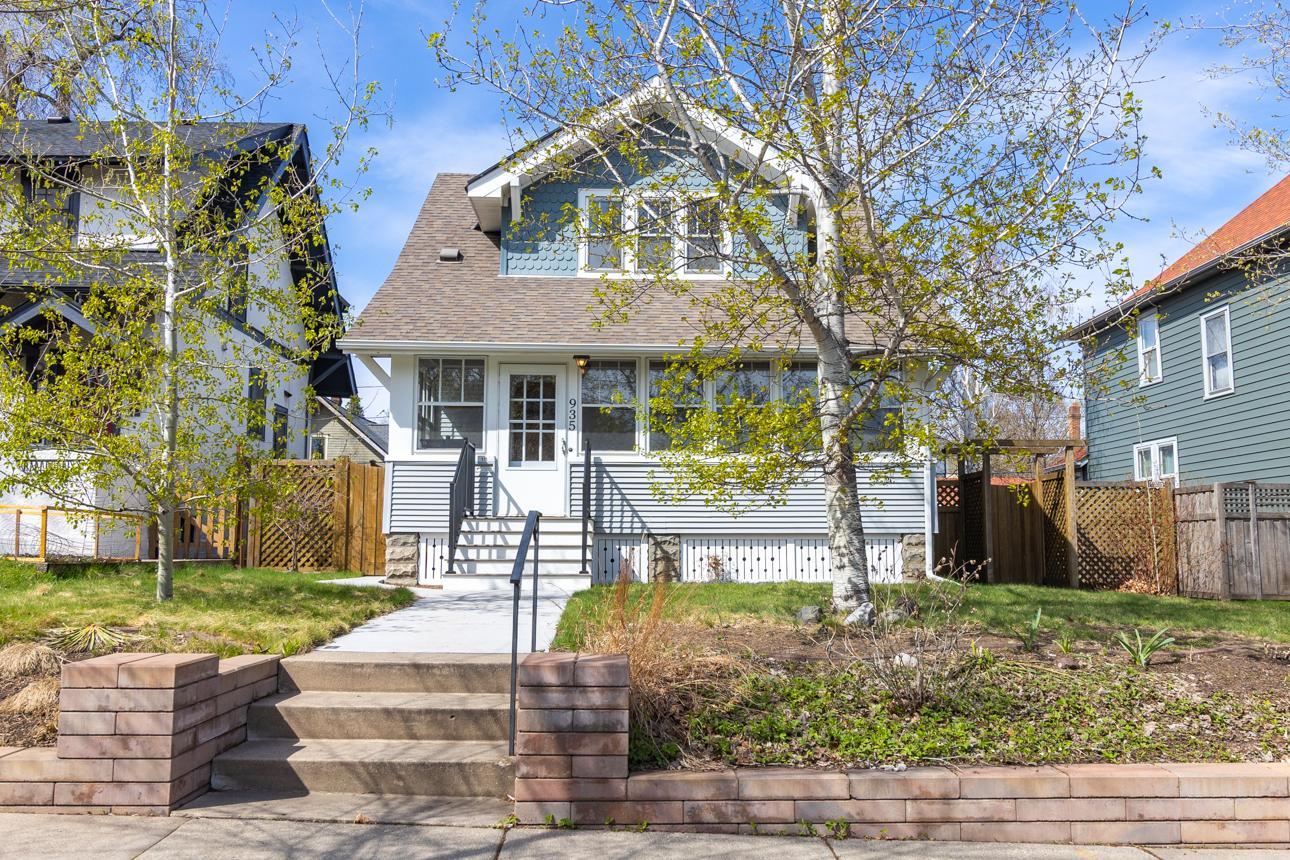 935 Saint Clair Avenue
