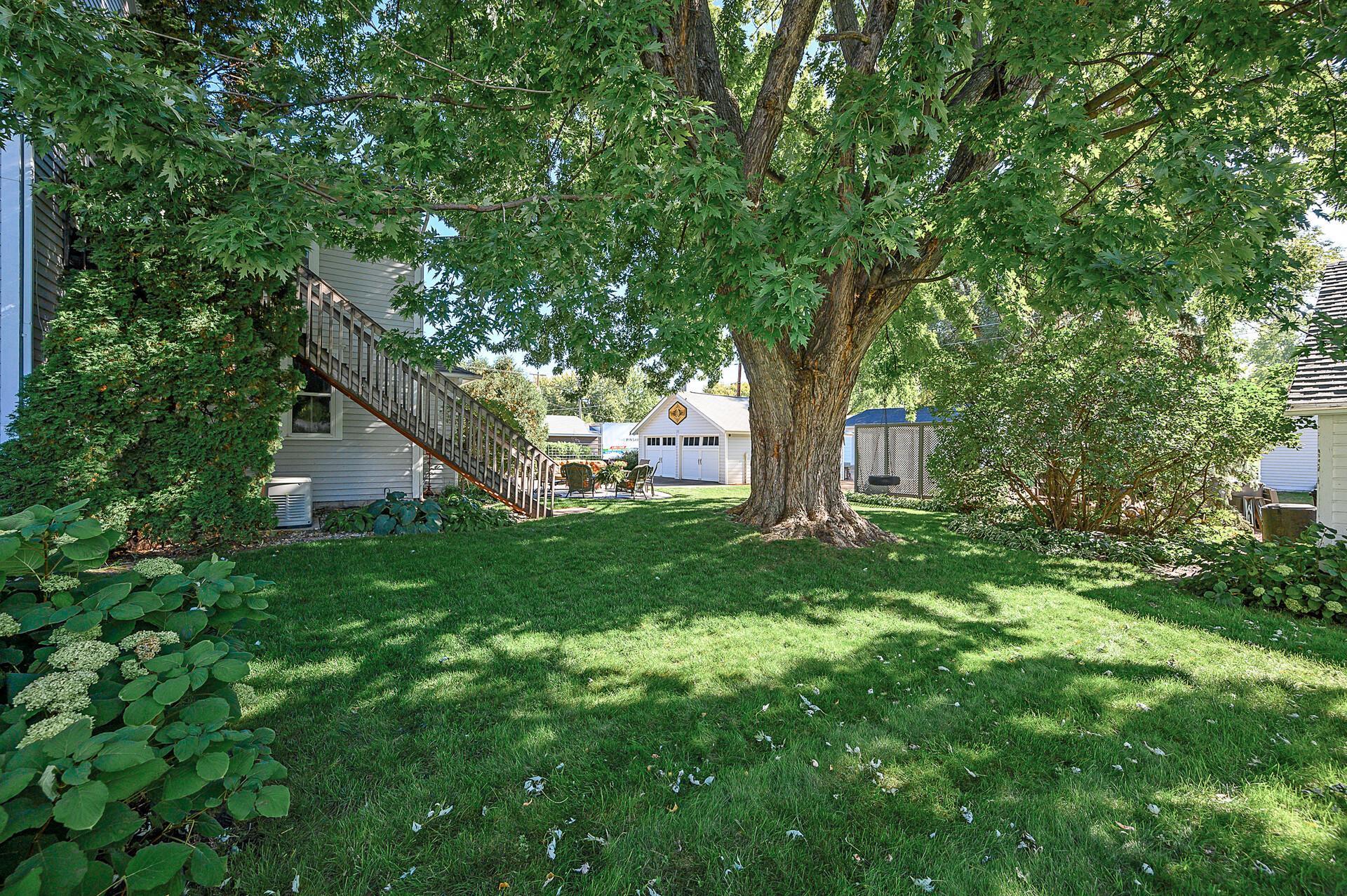 333 W 2nd Street