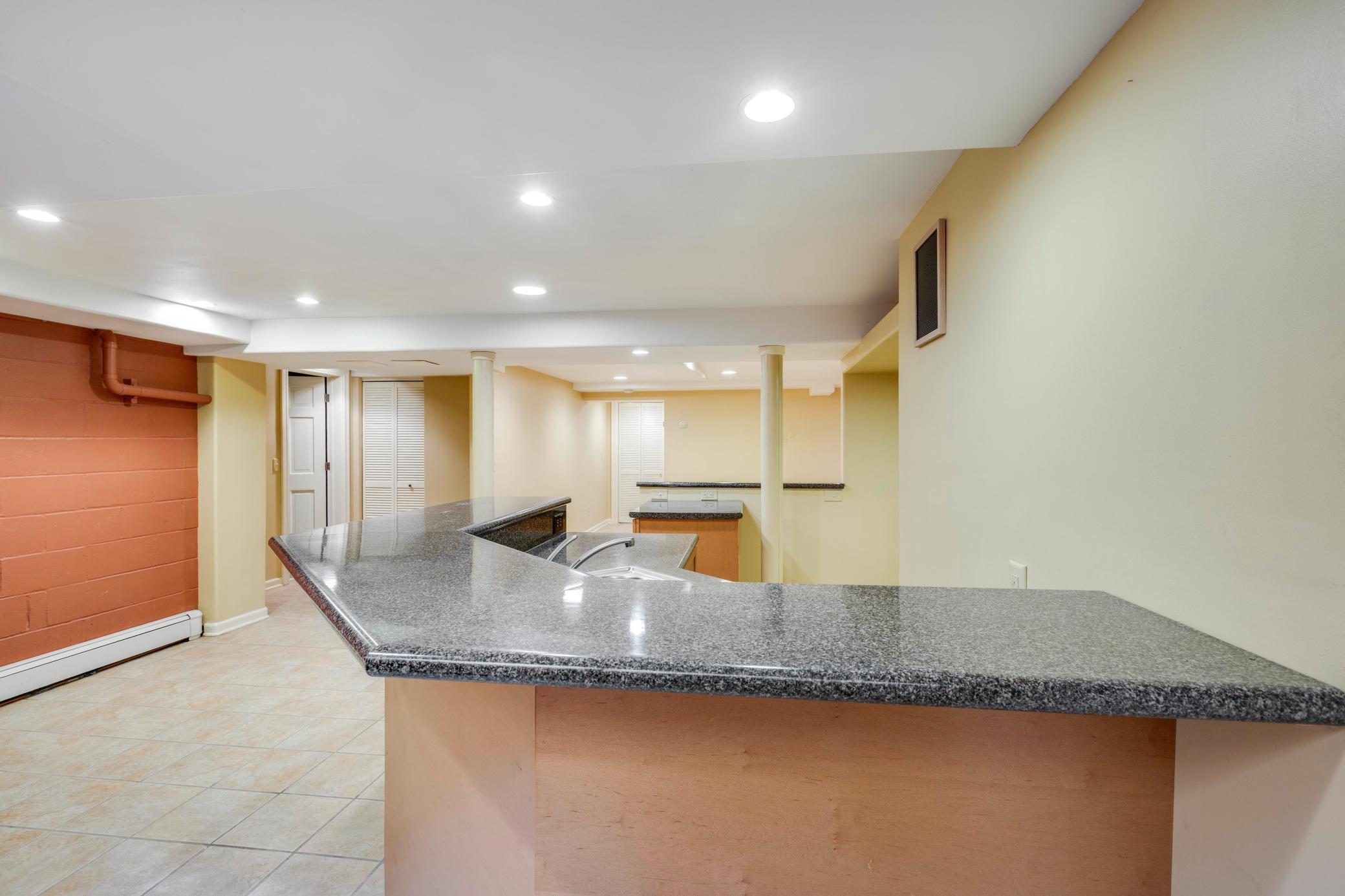 333 W 2nd Street