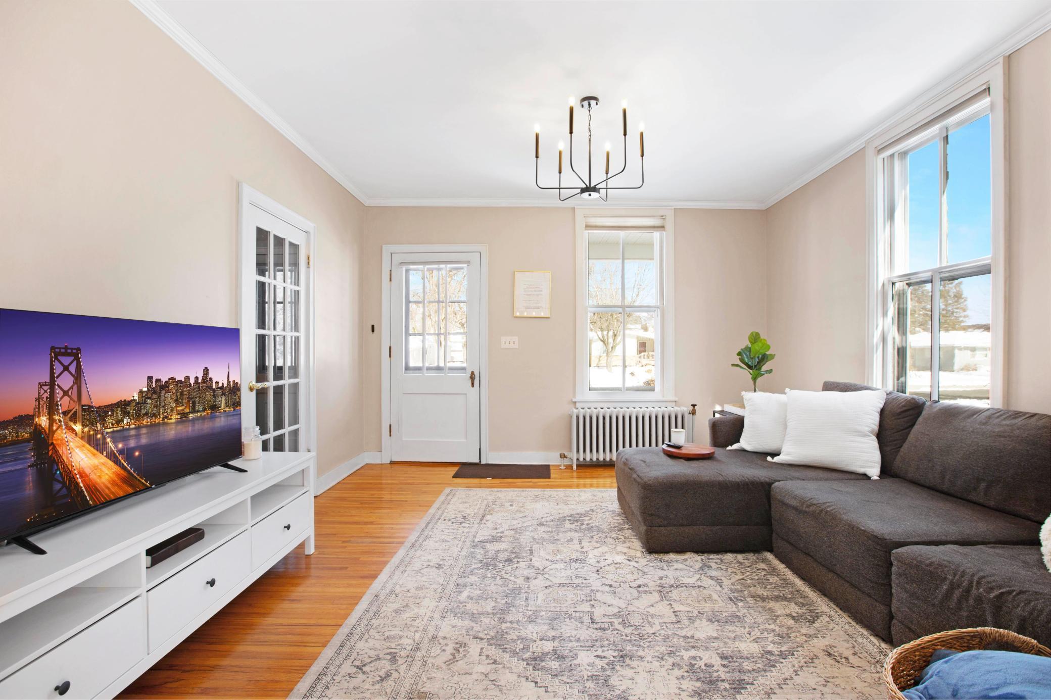 333 W 2nd Street