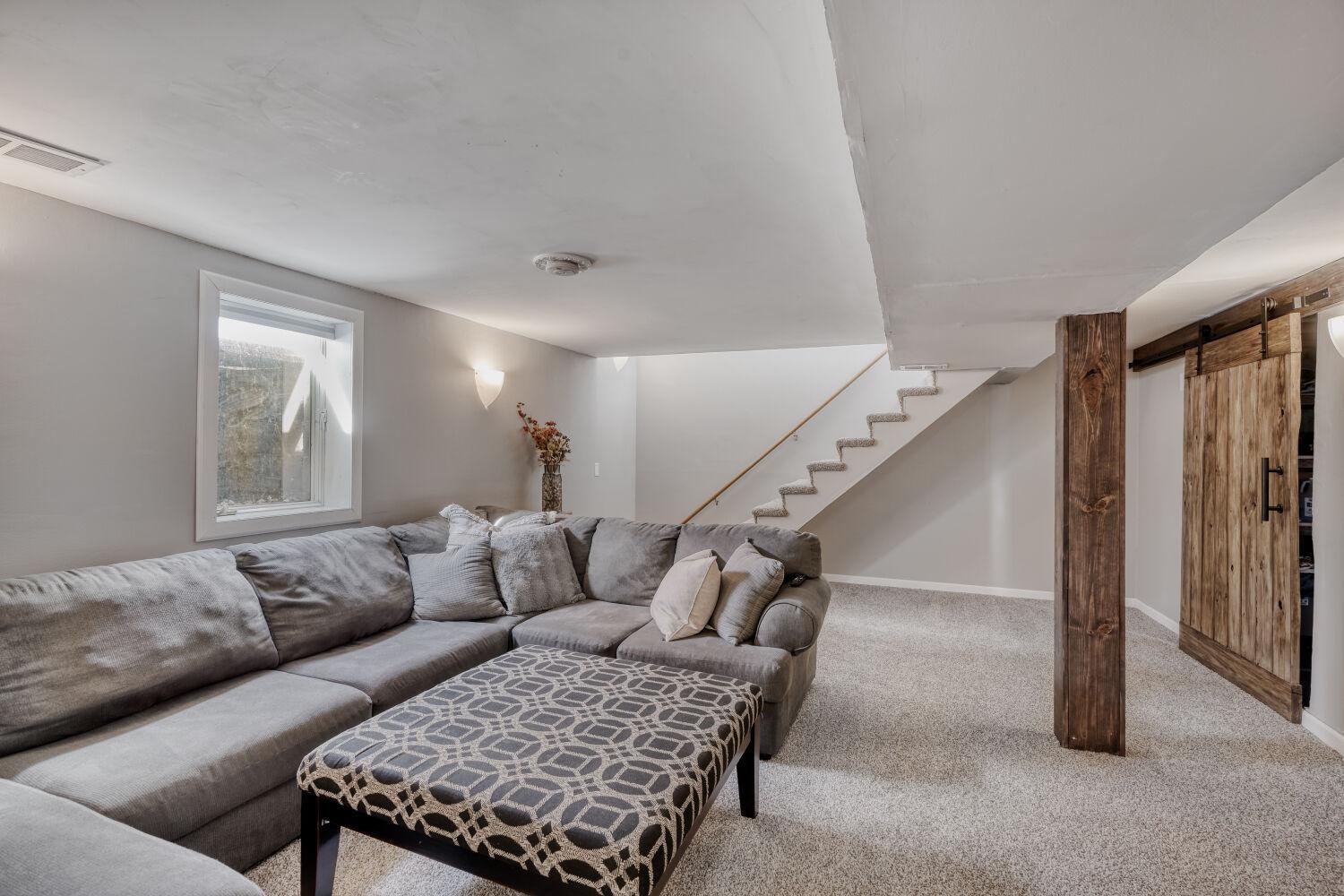 6645 169th Street W
