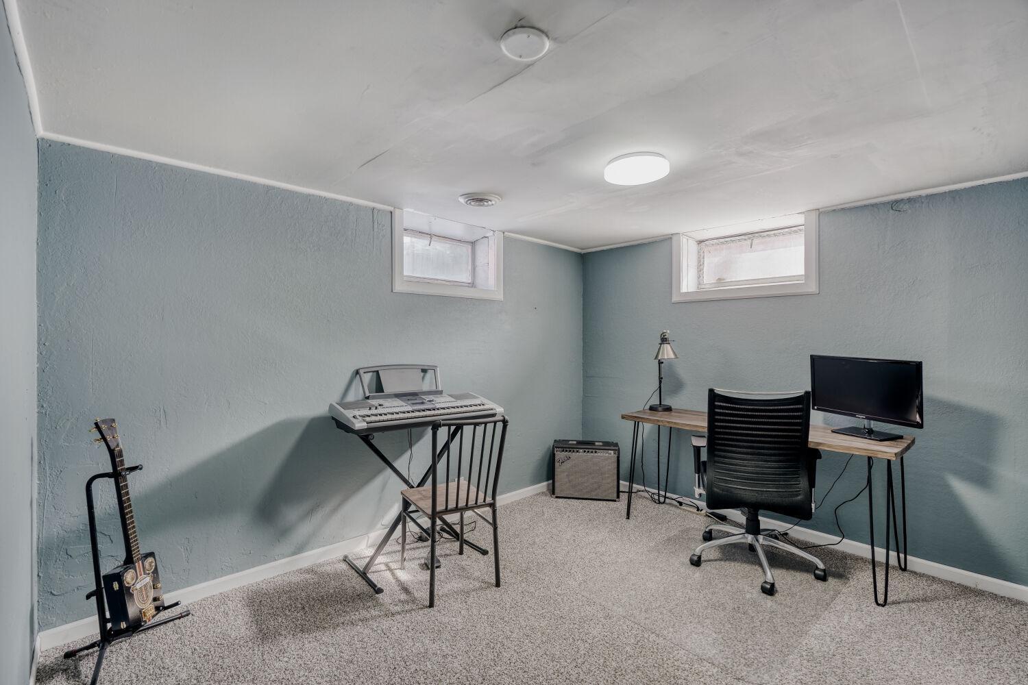 6645 169th Street W