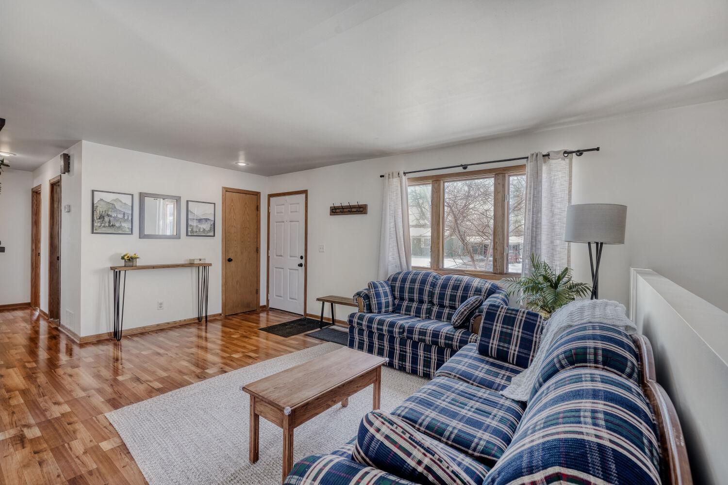 6645 169th Street W