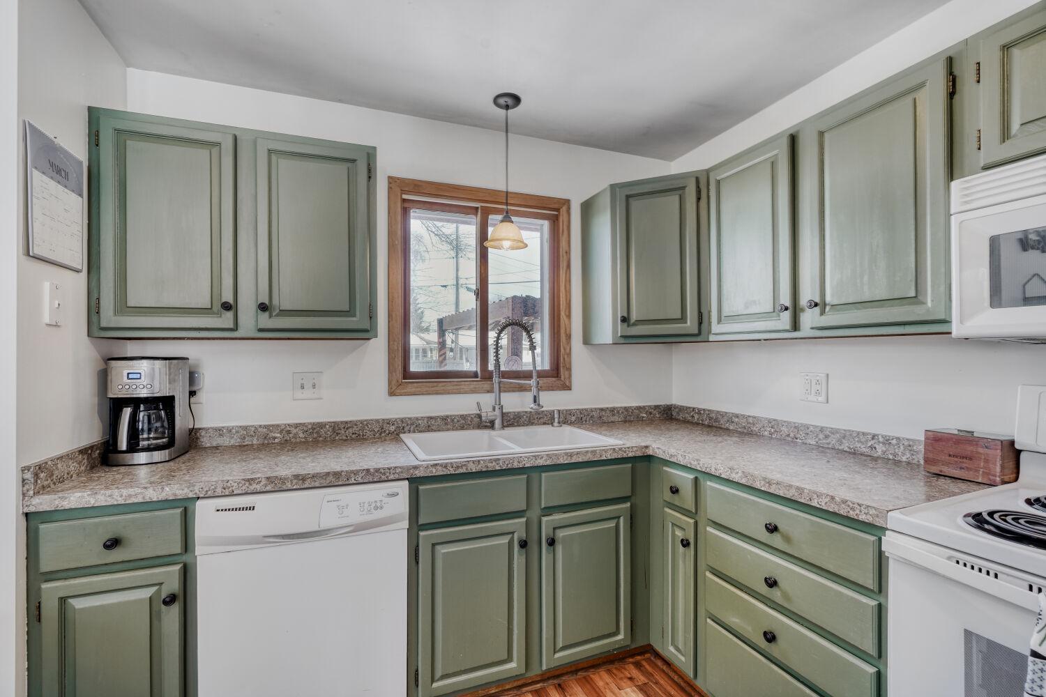 6645 169th Street W
