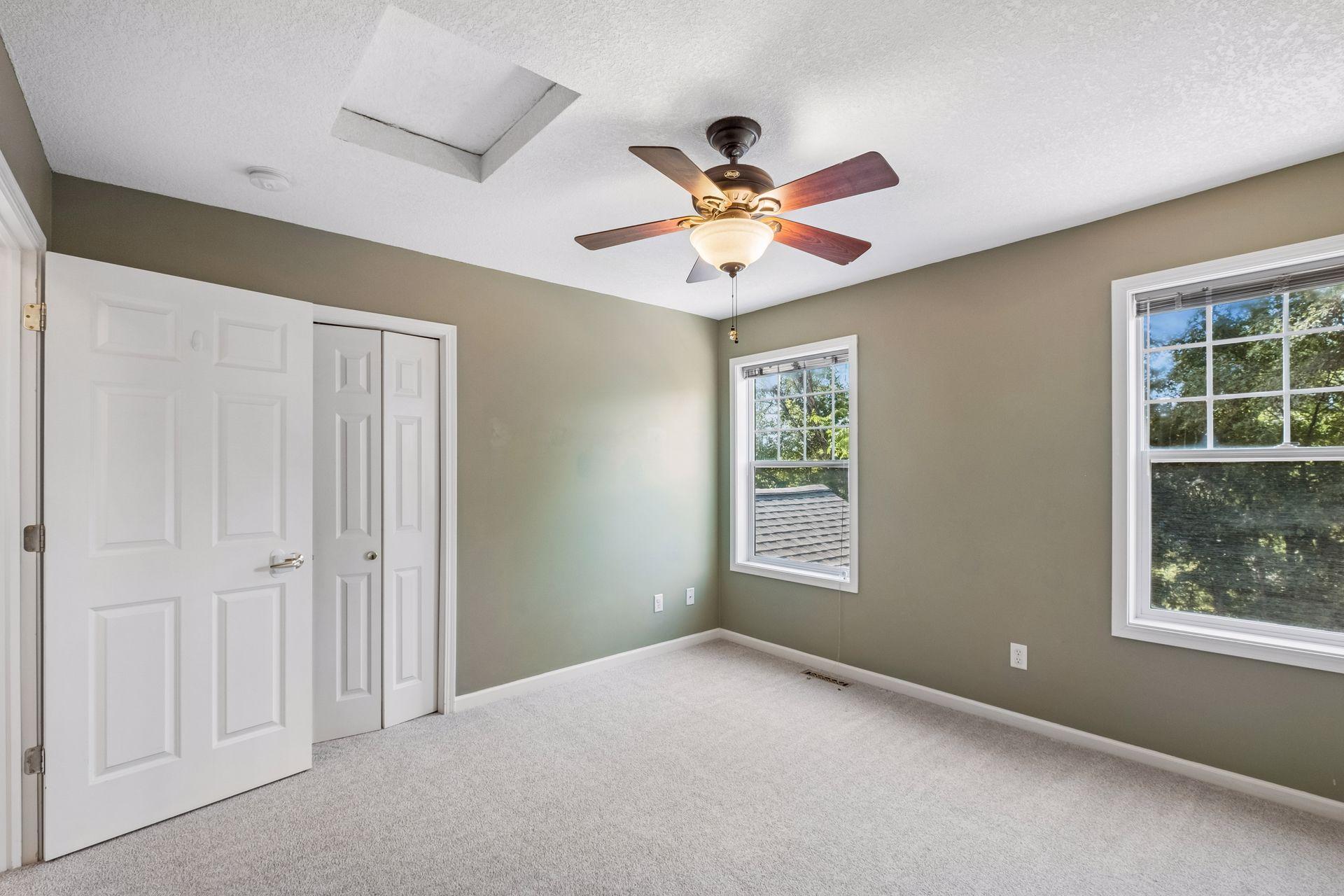 287 Lexington Parkway S