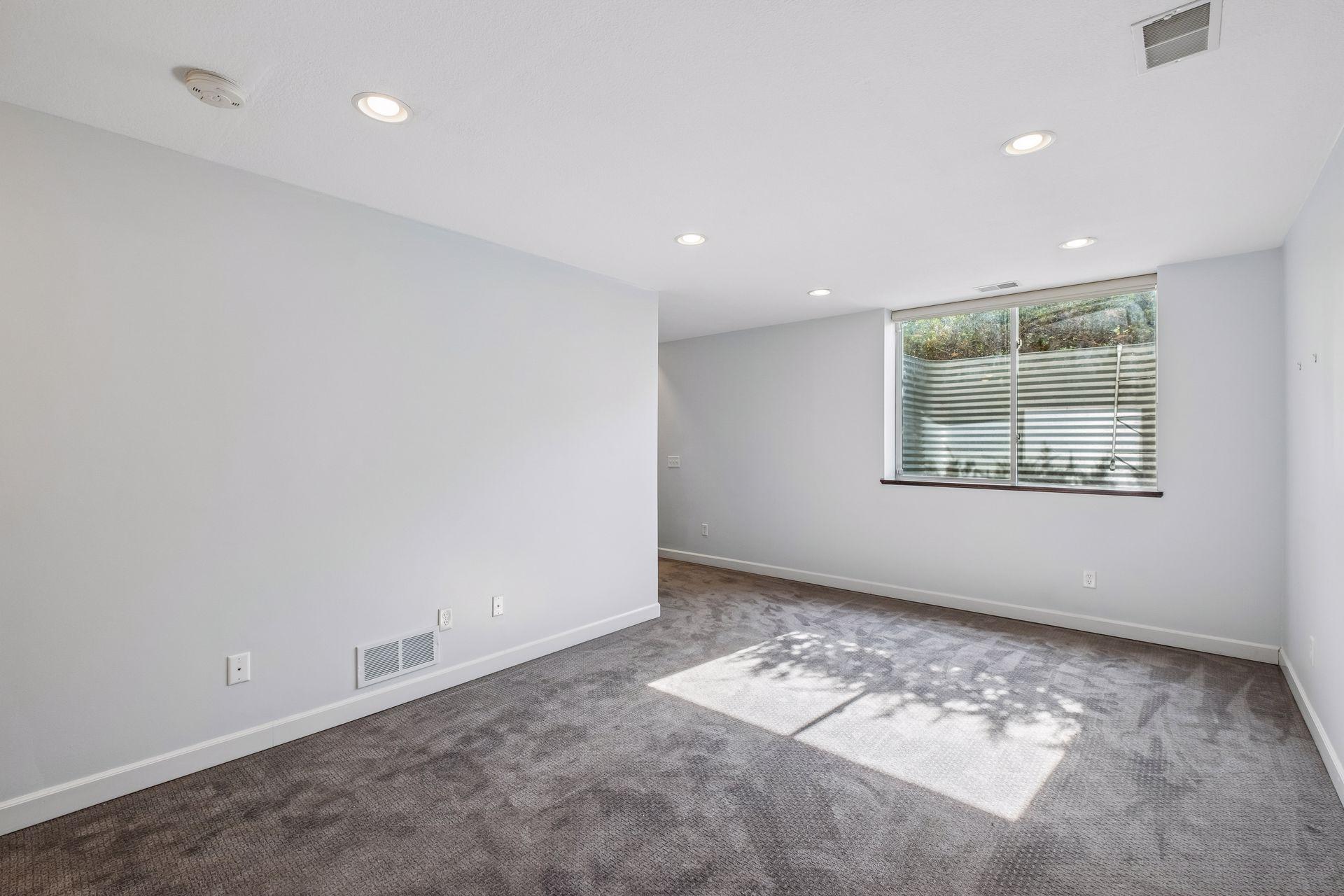 287 Lexington Parkway S