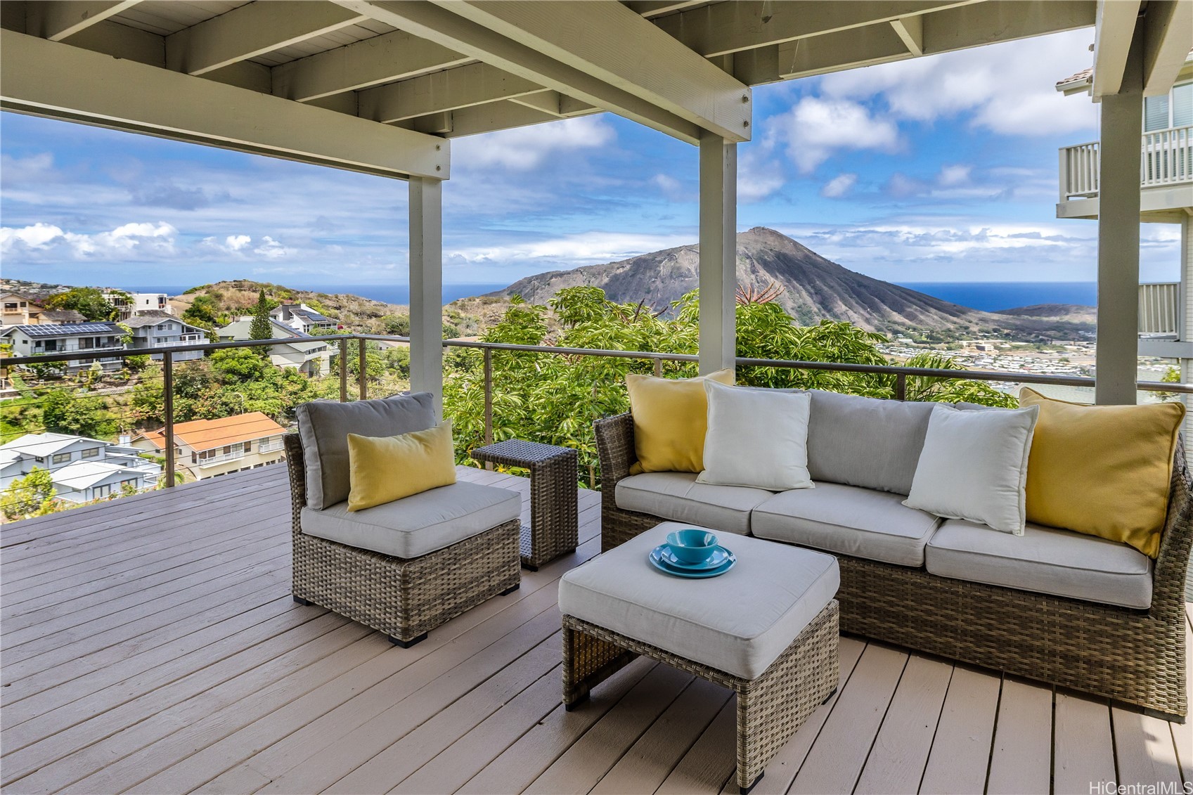 1048 Kaupaku Place