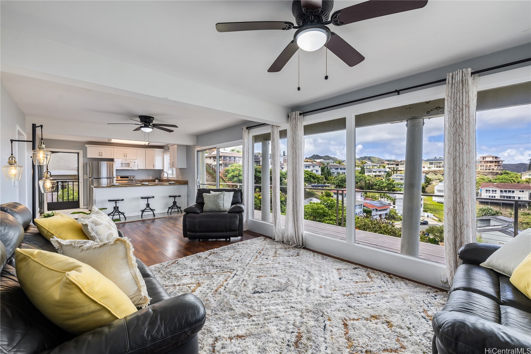 1048 Kaupaku Place
