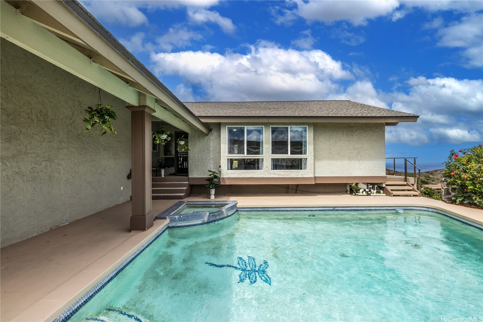 1048 Kaupaku Place