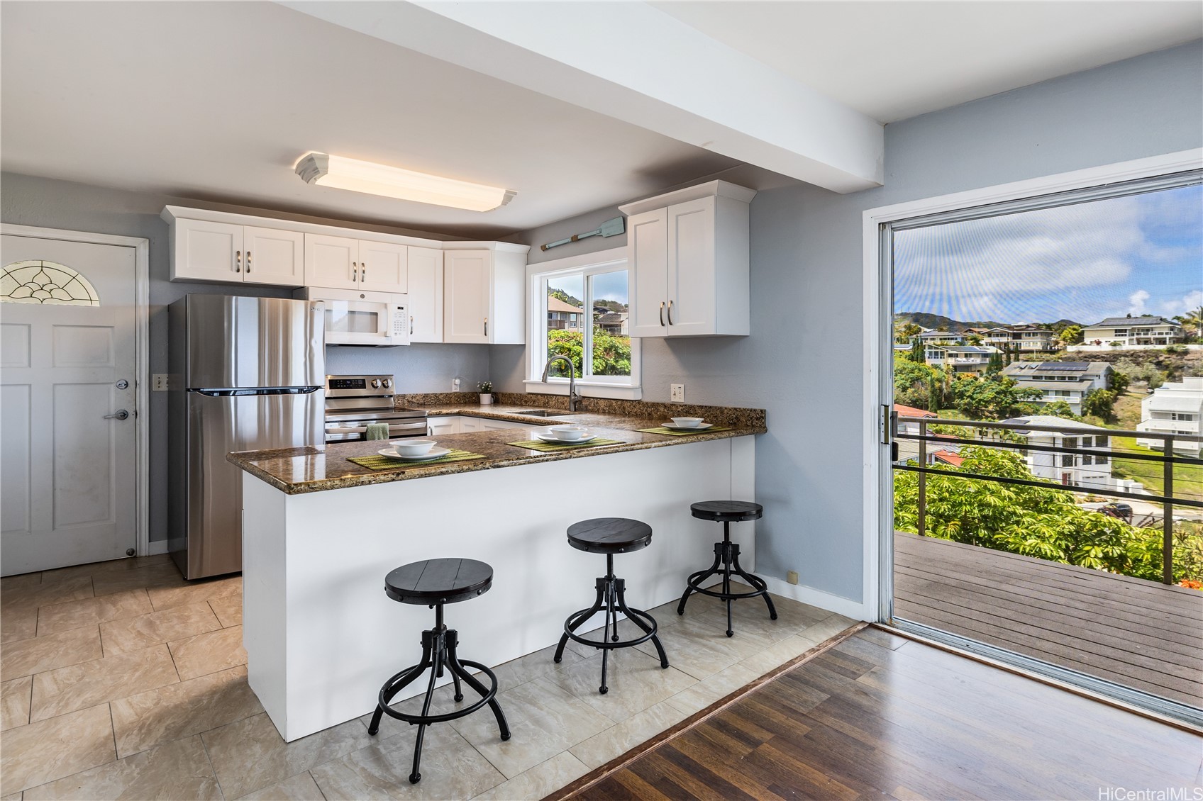 1048 Kaupaku Place