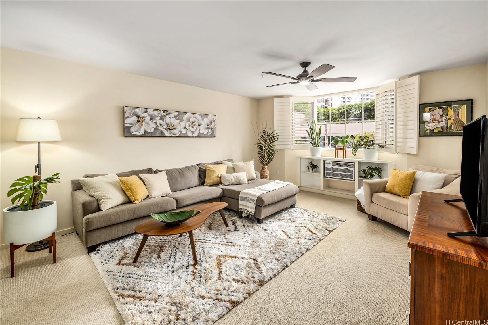 1820 Kaioo Drive A402