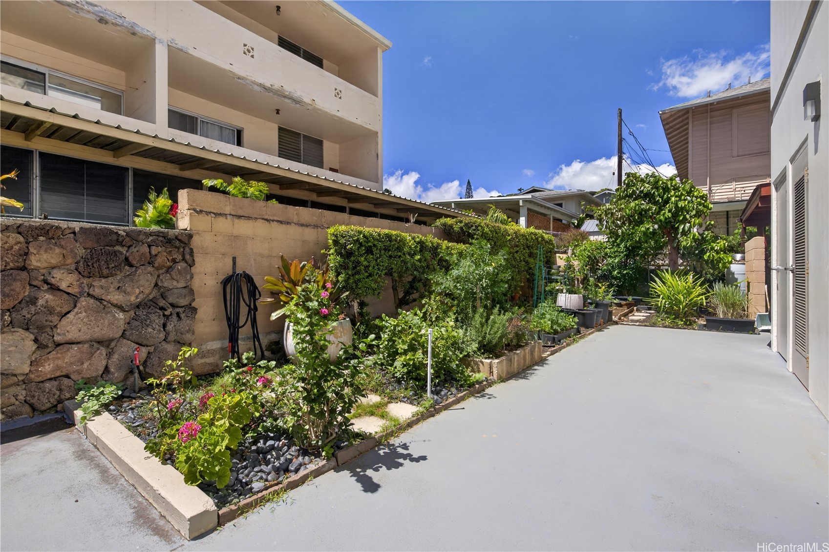 1716 Keeaumoku Street 303