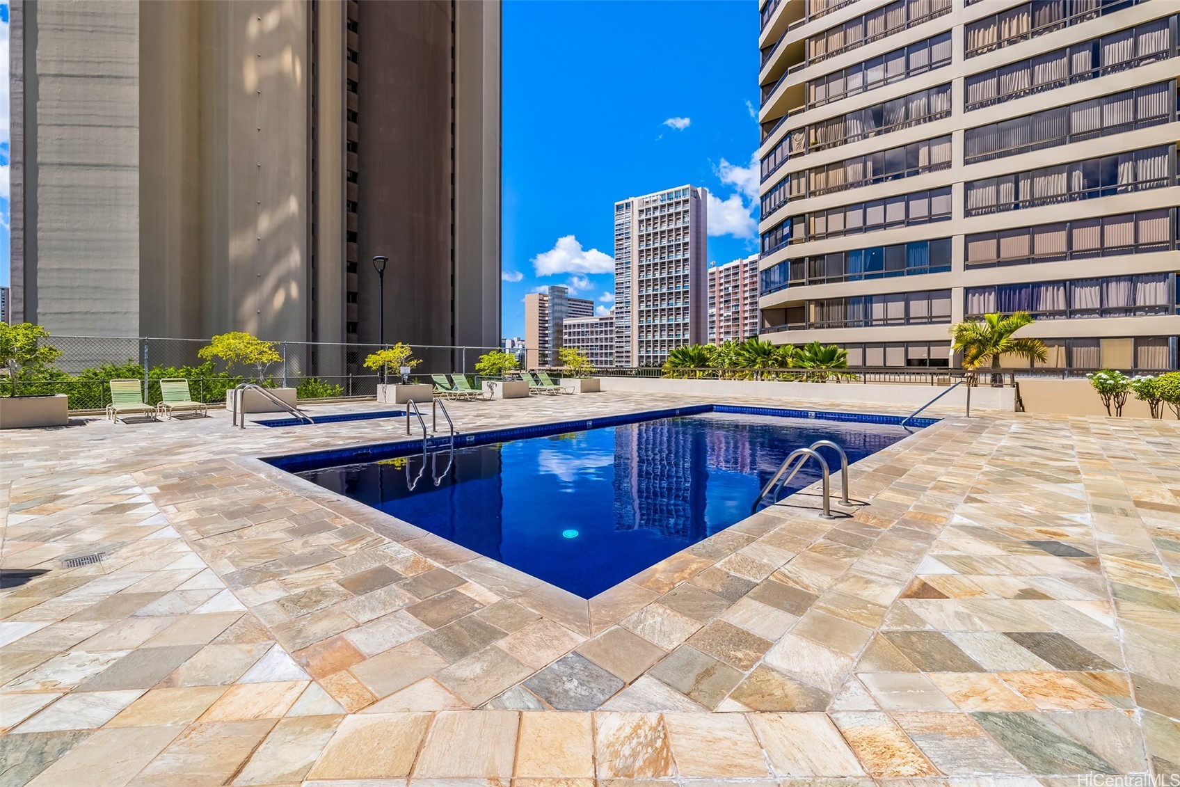 2499 Kapiolani Boulevard 2804