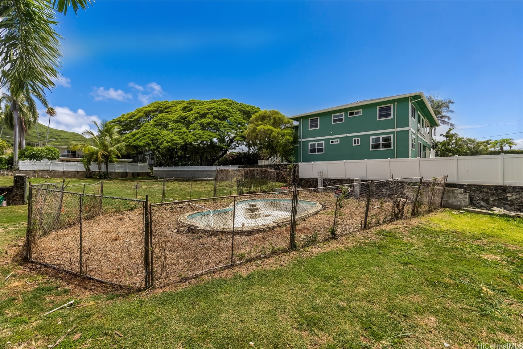 5 Paku Place