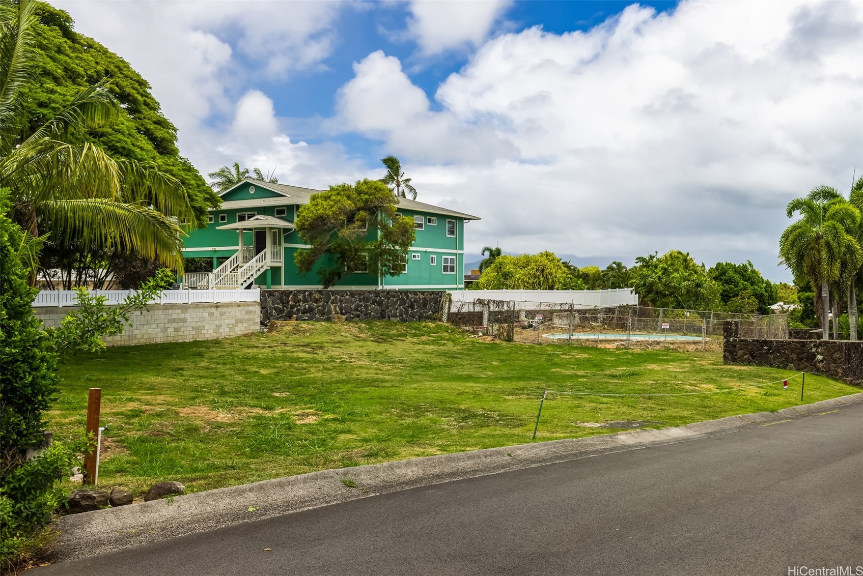 5 Paku Place