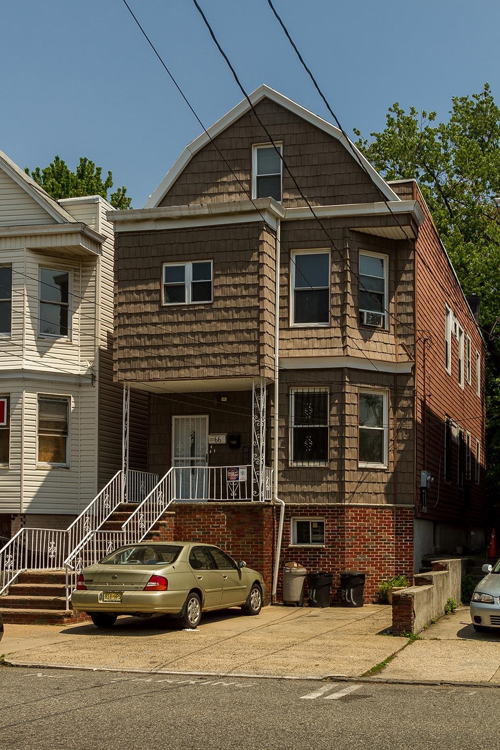 66 BIDWELL AVE
