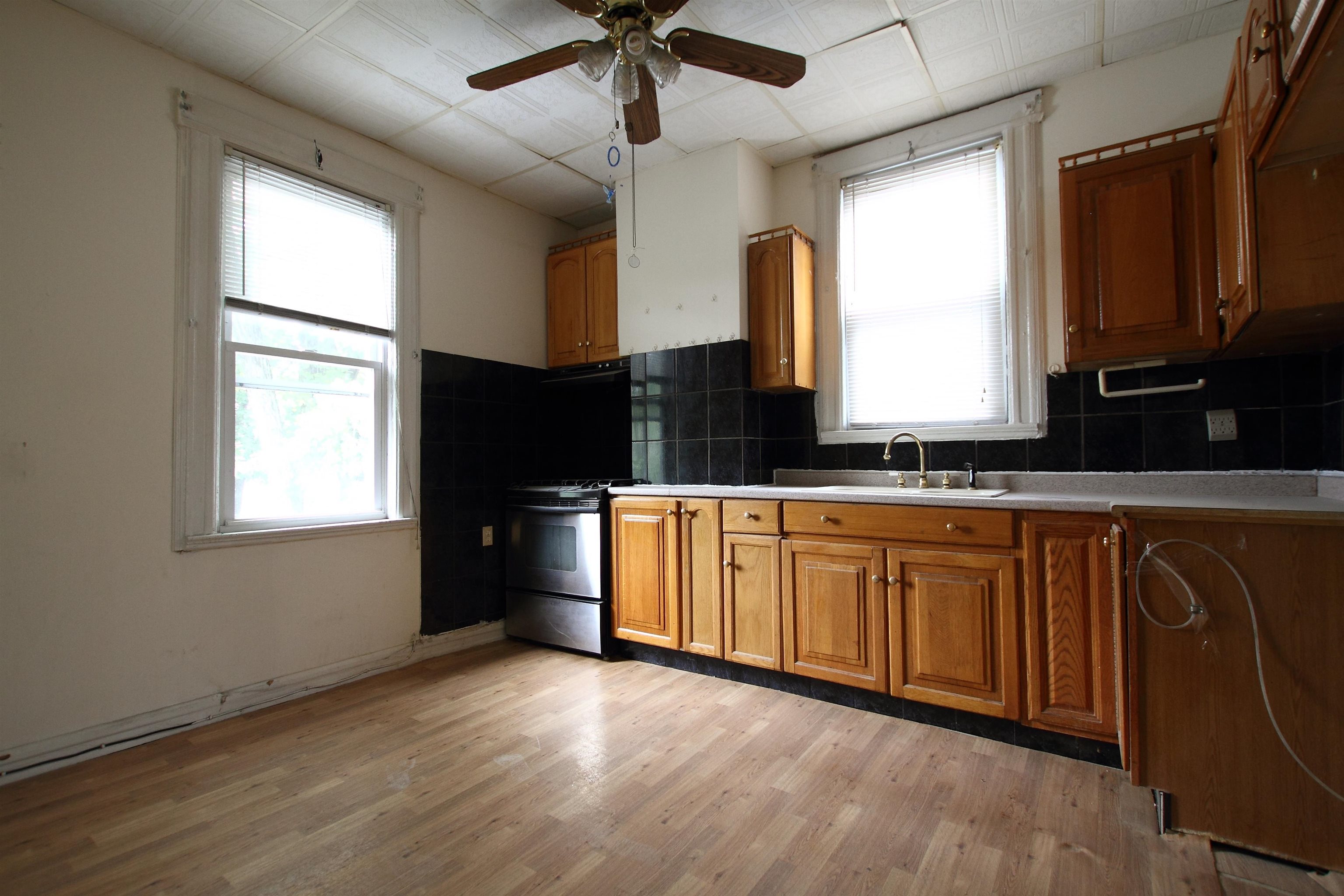 66 BIDWELL AVE