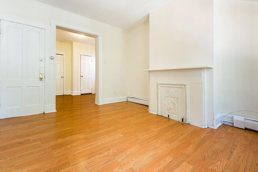 29 CLARK AVE