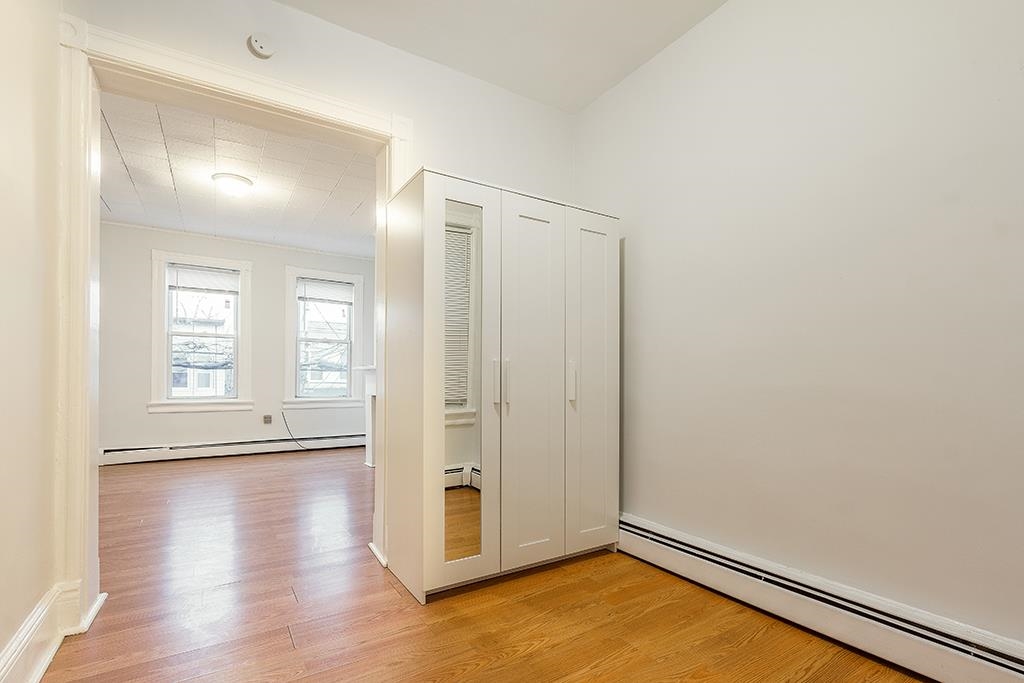 29 CLARK AVE