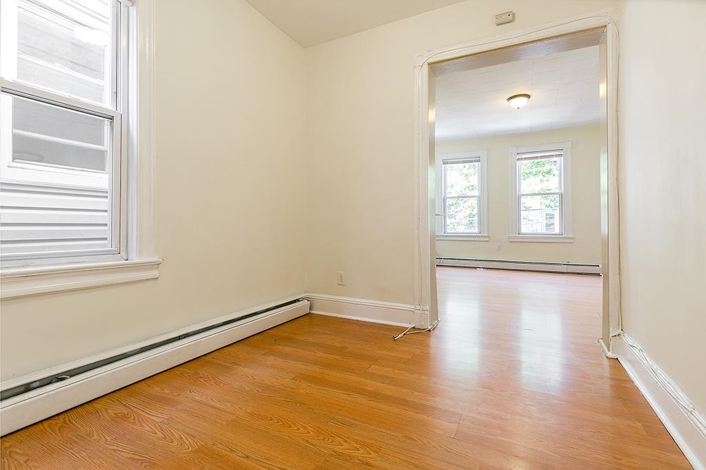 29 CLARK AVE