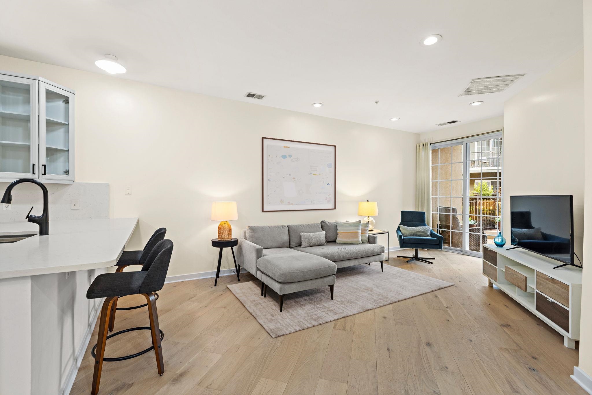 443 2ND ST Unit: 202