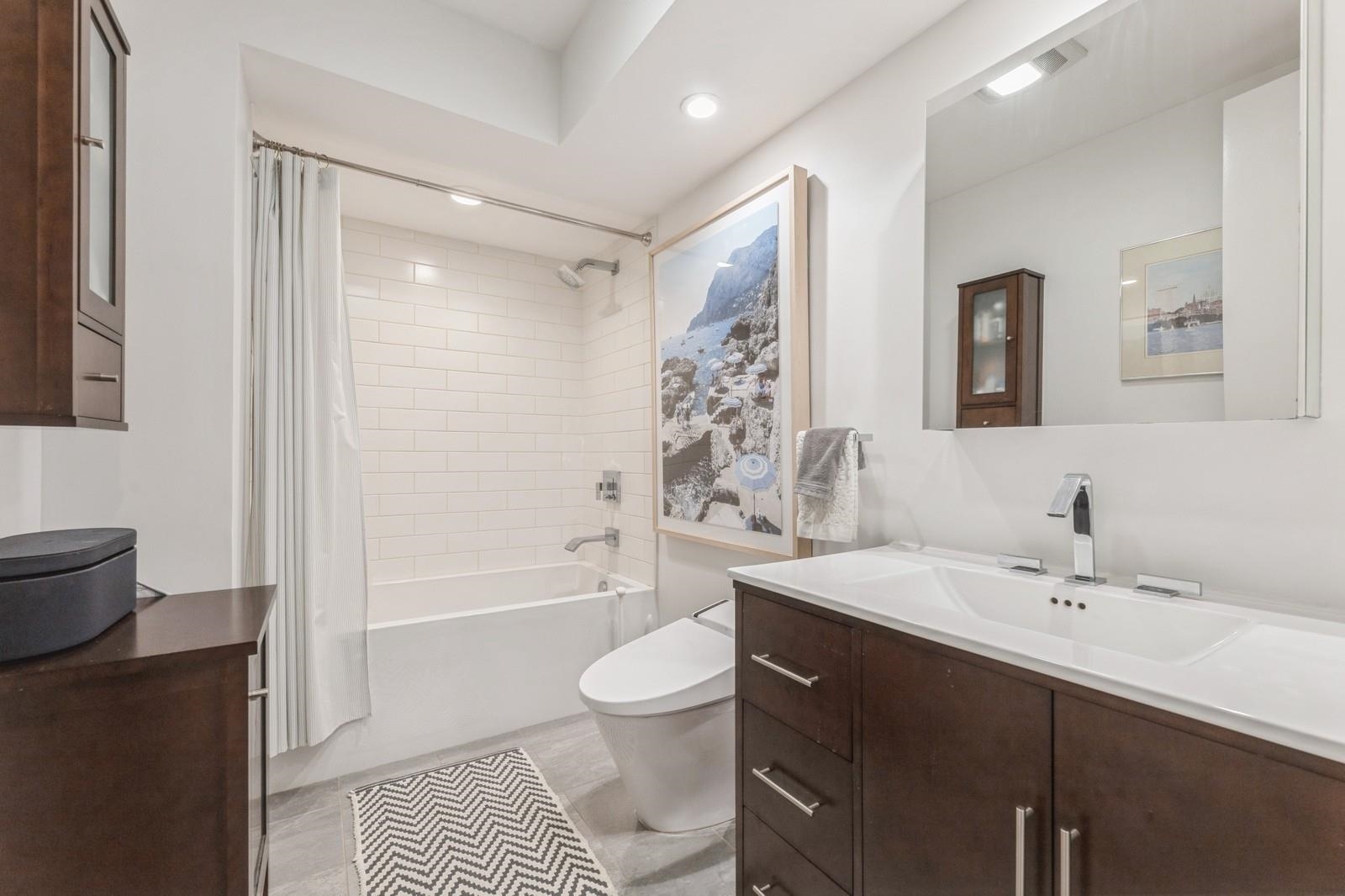 110 GRAND ST Unit: 1A