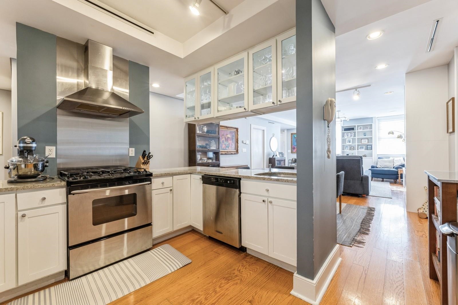 110 GRAND ST Unit: 1A