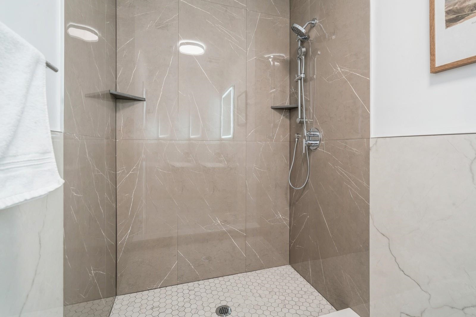 160 BRUNSWICK ST Unit: 402