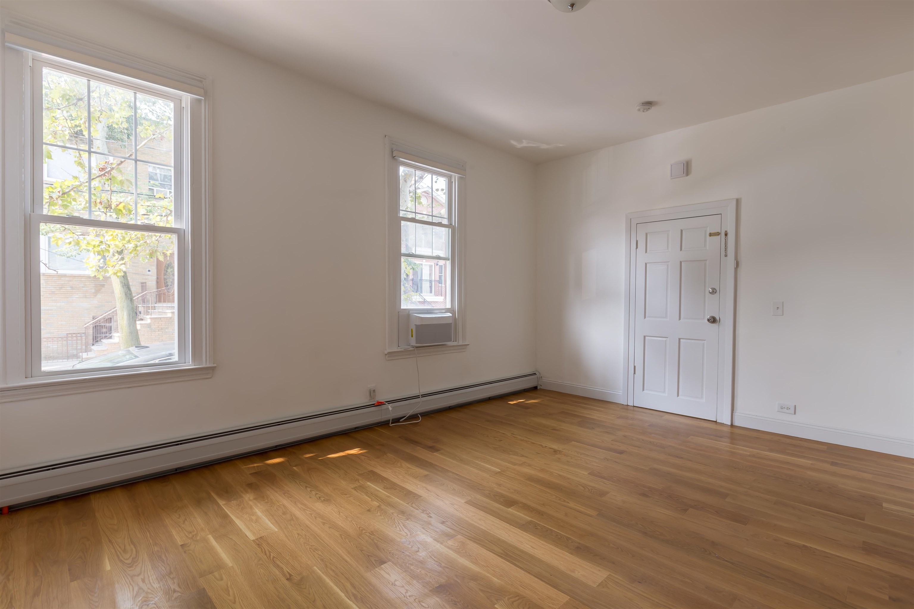 40 MANHATTAN AVE