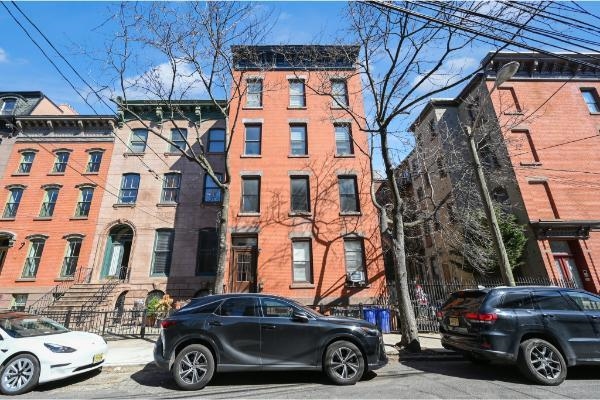 112 WAYNE ST Unit: 2