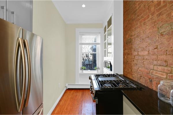 112 WAYNE ST Unit: 2