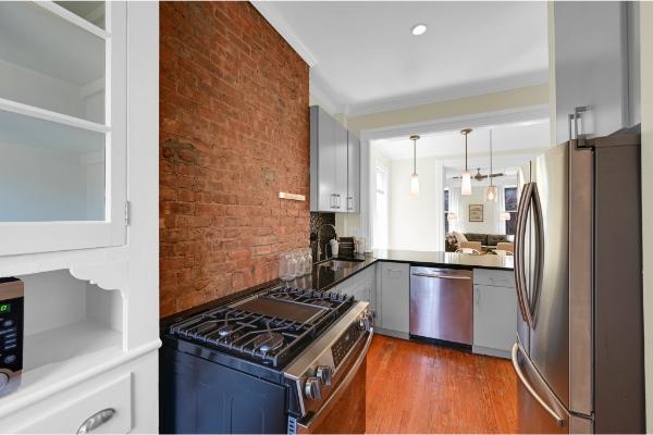 112 WAYNE ST Unit: 2