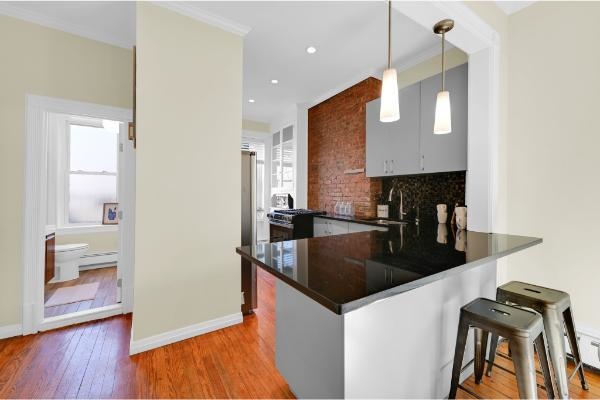 112 WAYNE ST Unit: 2