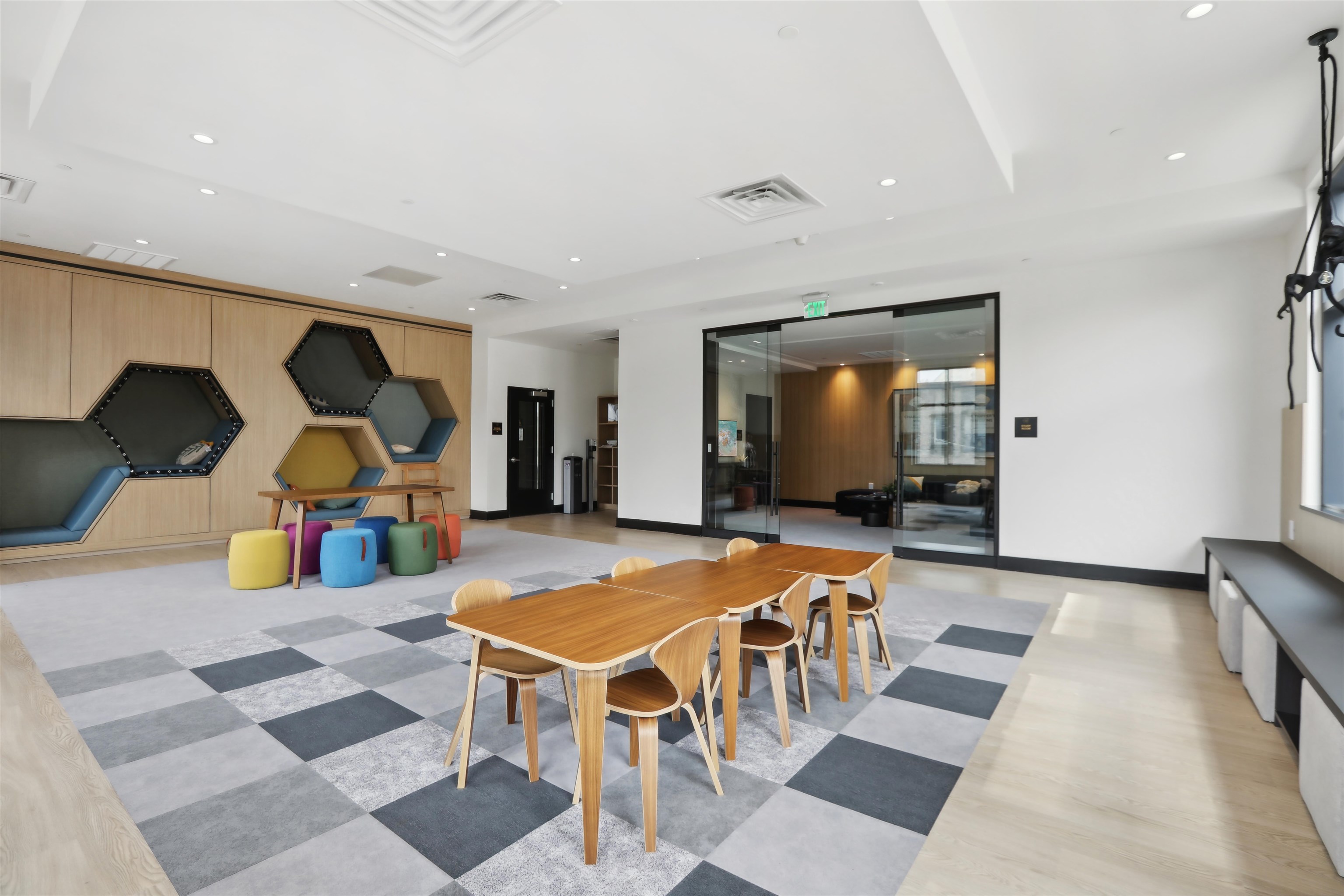 32 OAKLAND AVE Unit: 608