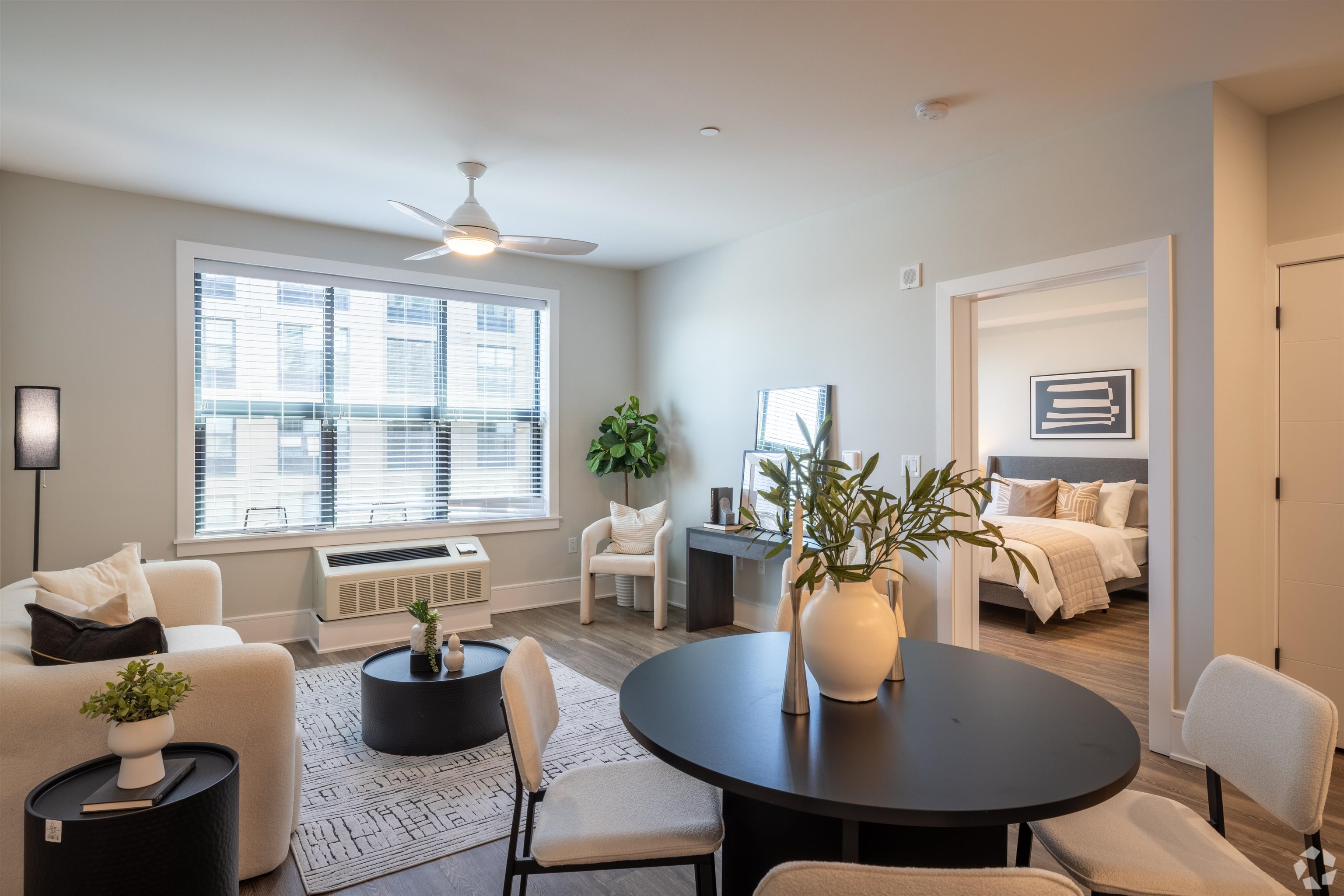 32 OAKLAND AVE Unit: 608