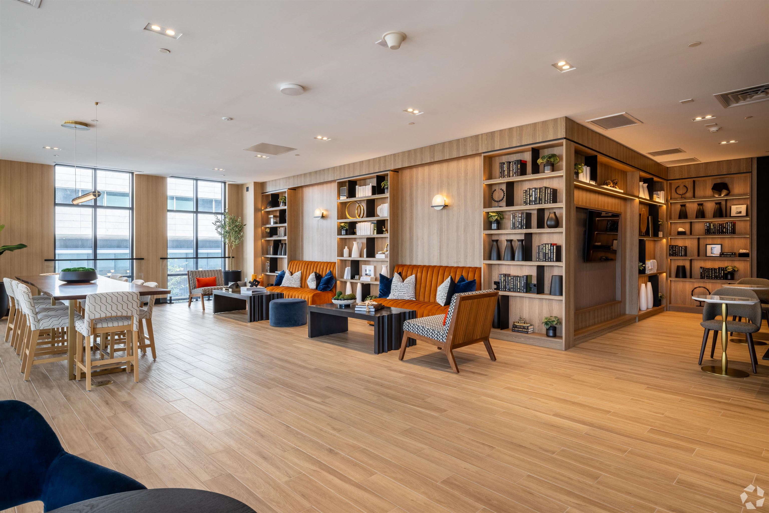 32 OAKLAND AVE Unit: 608