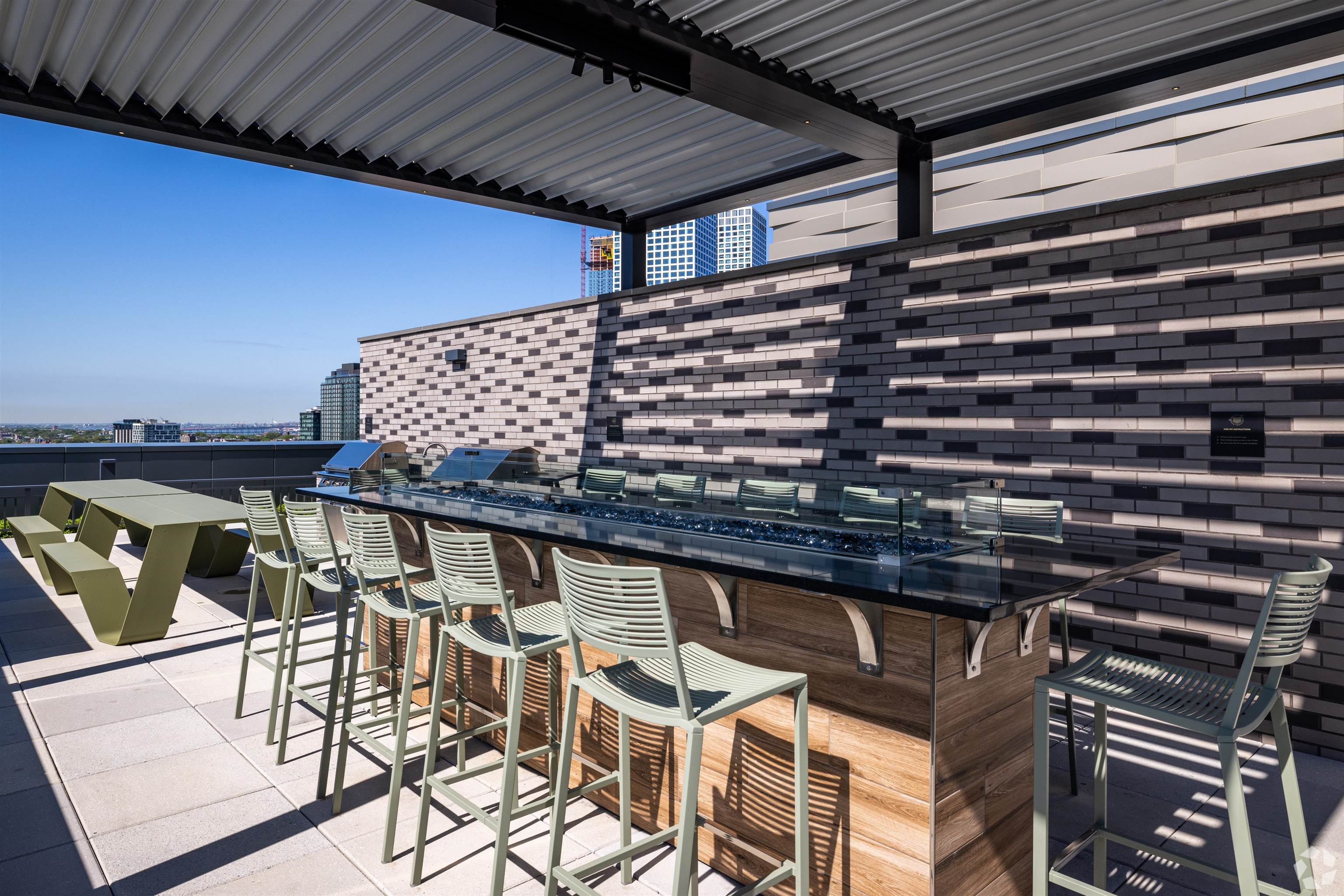 32 OAKLAND AVE Unit: 608