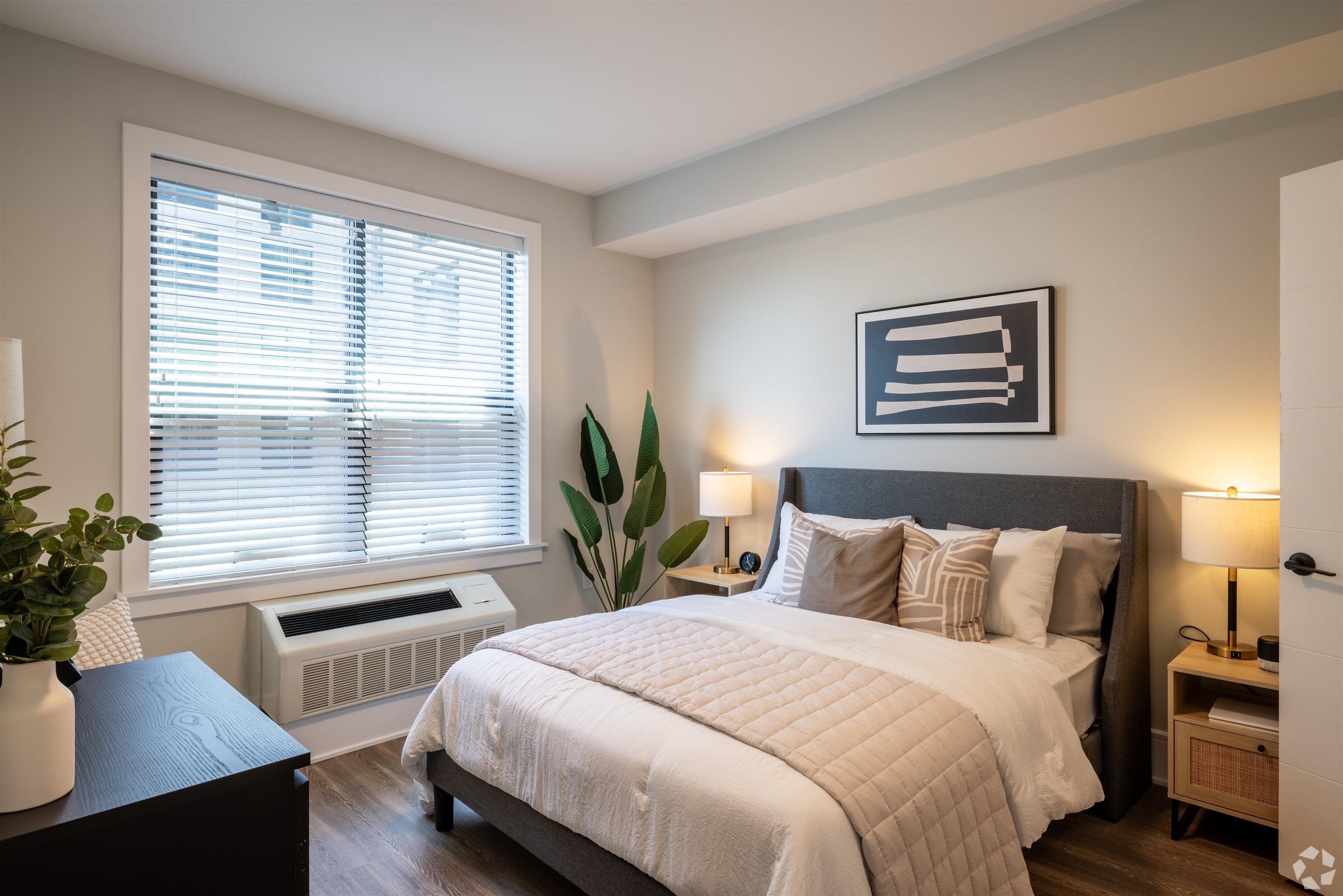 32 OAKLAND AVE Unit: 608