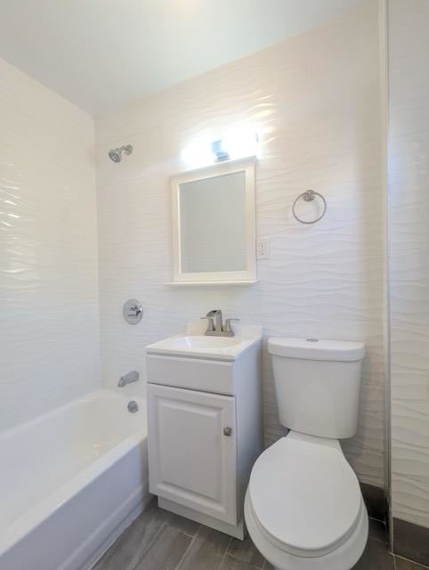 267 WEBSTER AVE Unit: 1L