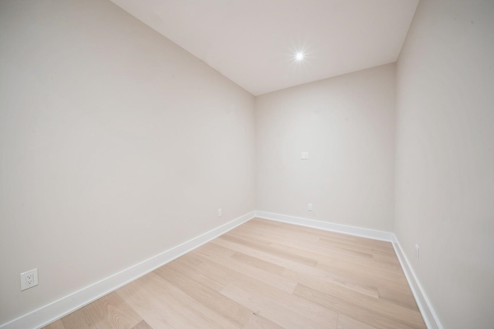 477 MONMOUTH ST Unit: 1