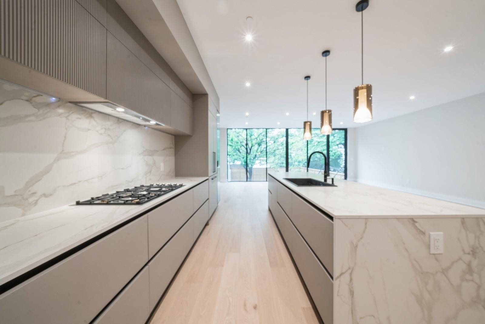 477 MONMOUTH ST Unit: 1