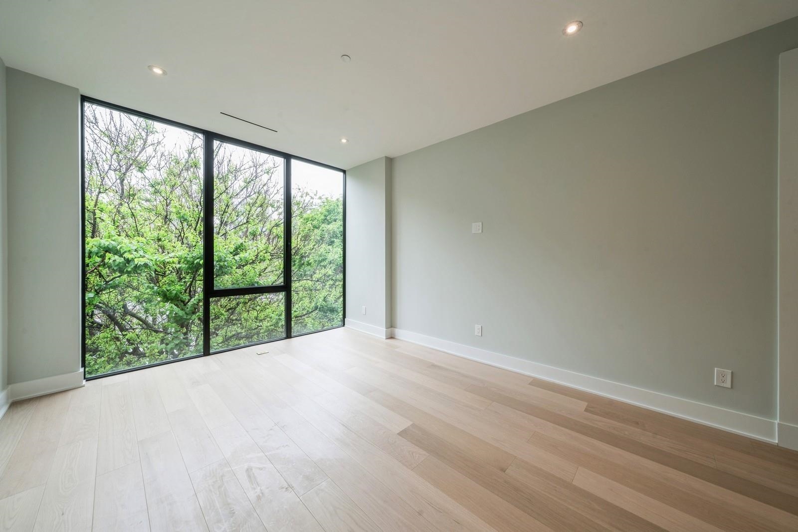 477 MONMOUTH ST Unit: 1