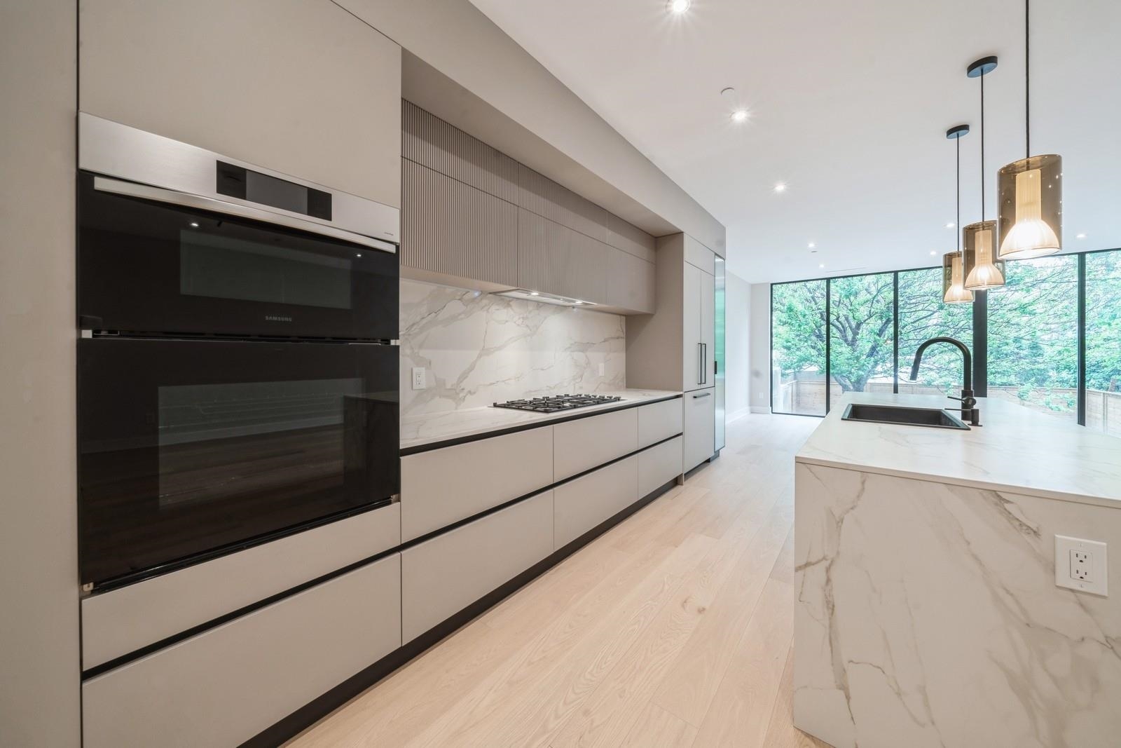 477 MONMOUTH ST Unit: 1