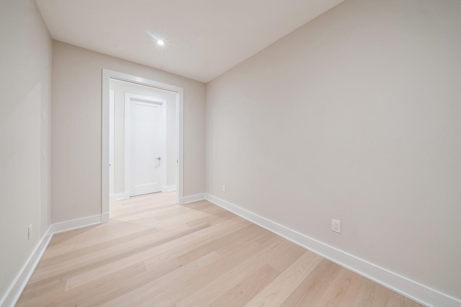 477 MONMOUTH ST Unit: 1