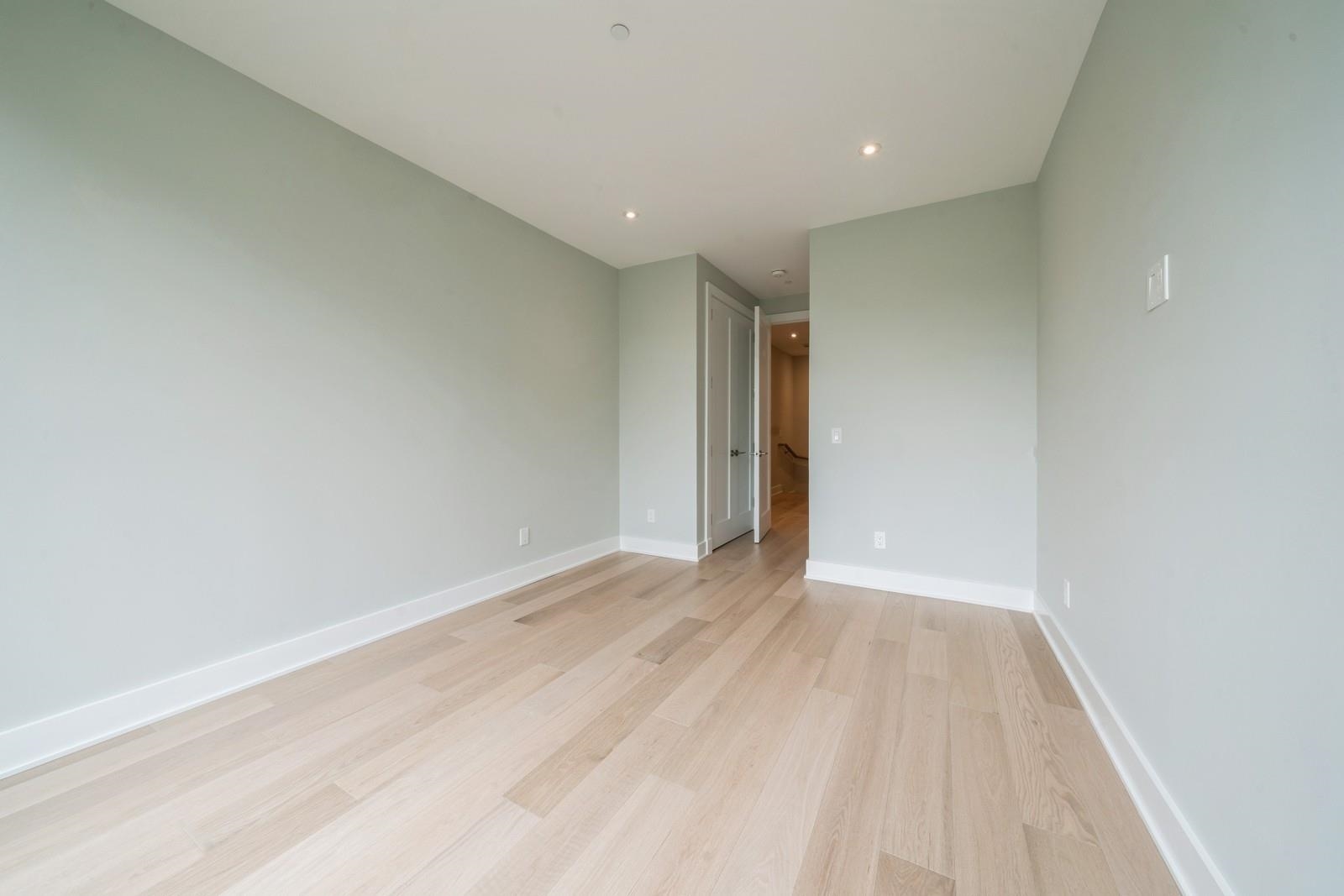 477 MONMOUTH ST Unit: 1