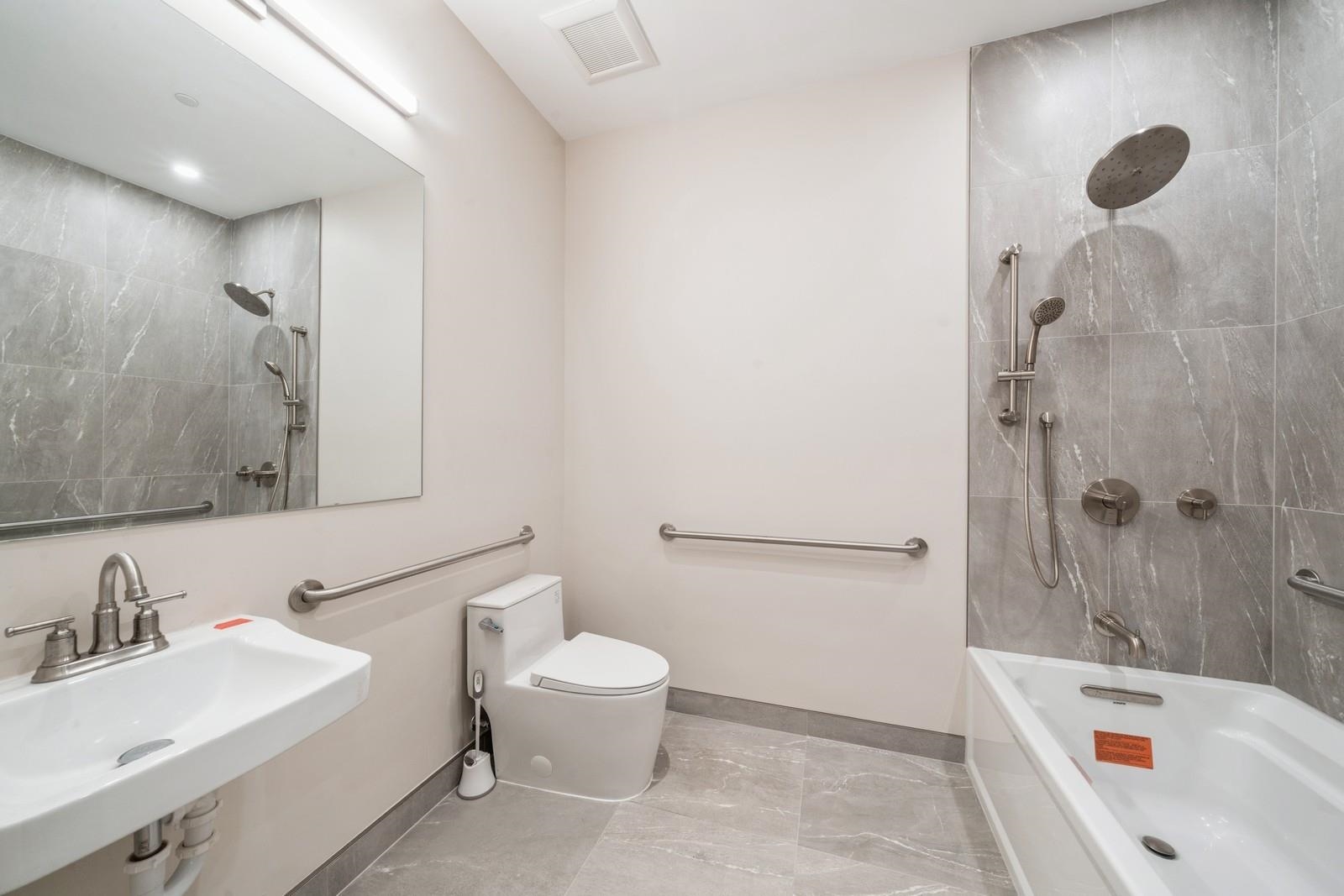 477 MONMOUTH ST Unit: 1