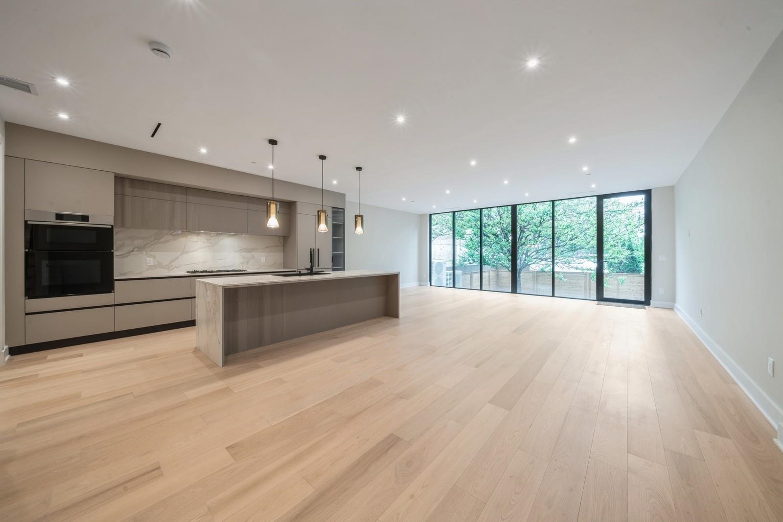 477 MONMOUTH ST Unit: 1