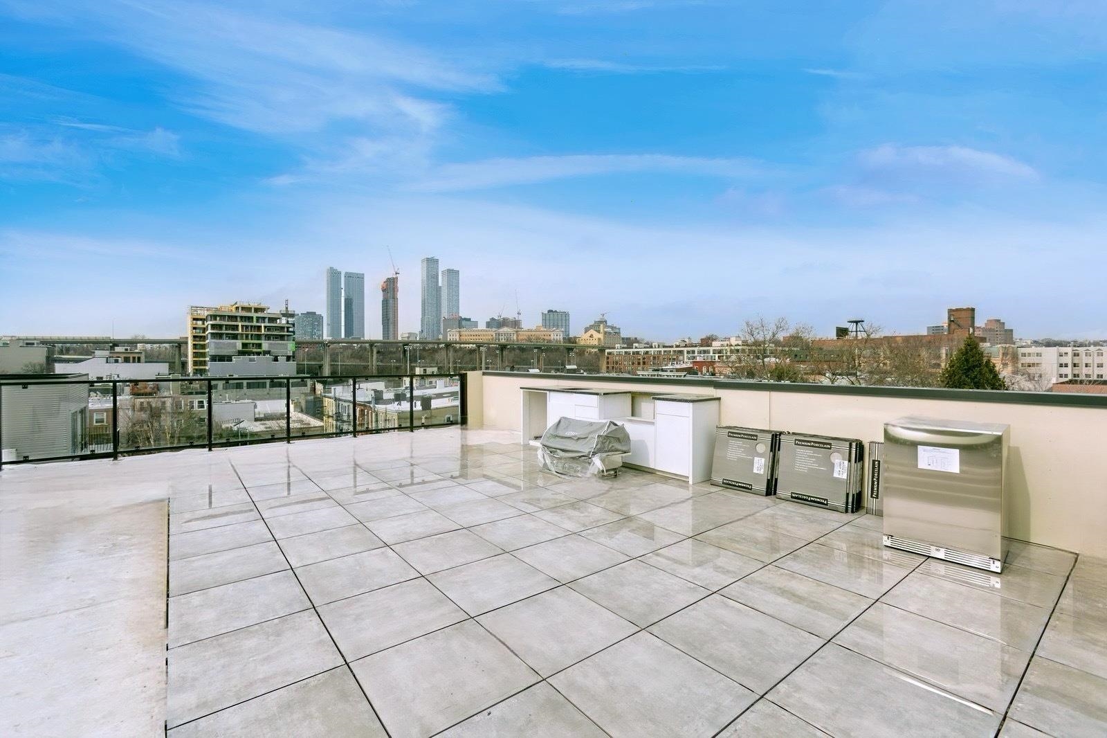 477 MONMOUTH ST Unit: 3