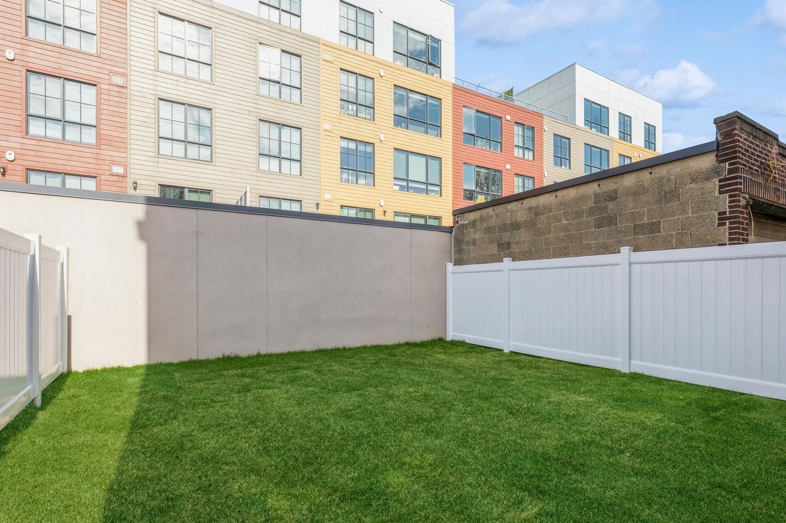 263 OGDEN AVE Unit: 1
