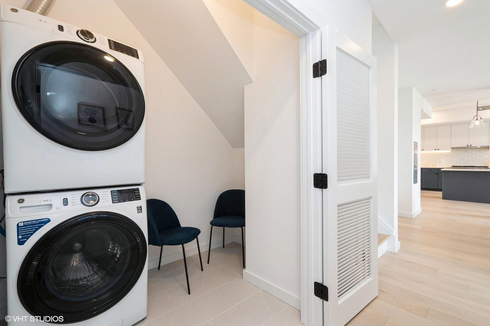 425 3RD ST Unit: 401